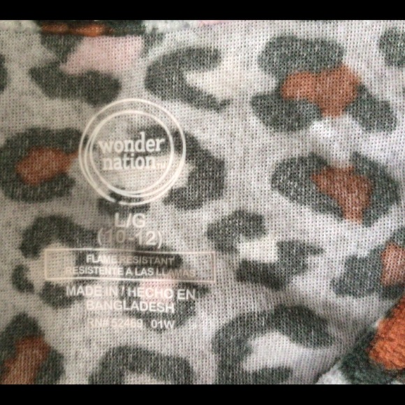 Girls pajamas- two pair - Picture 6 of 8